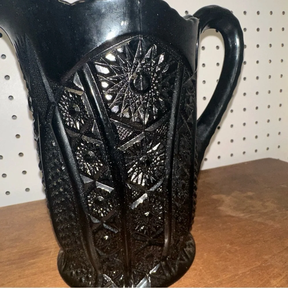 Vintage Indiana Glass black monarch tiara pitcher - Picture 4 of 6
